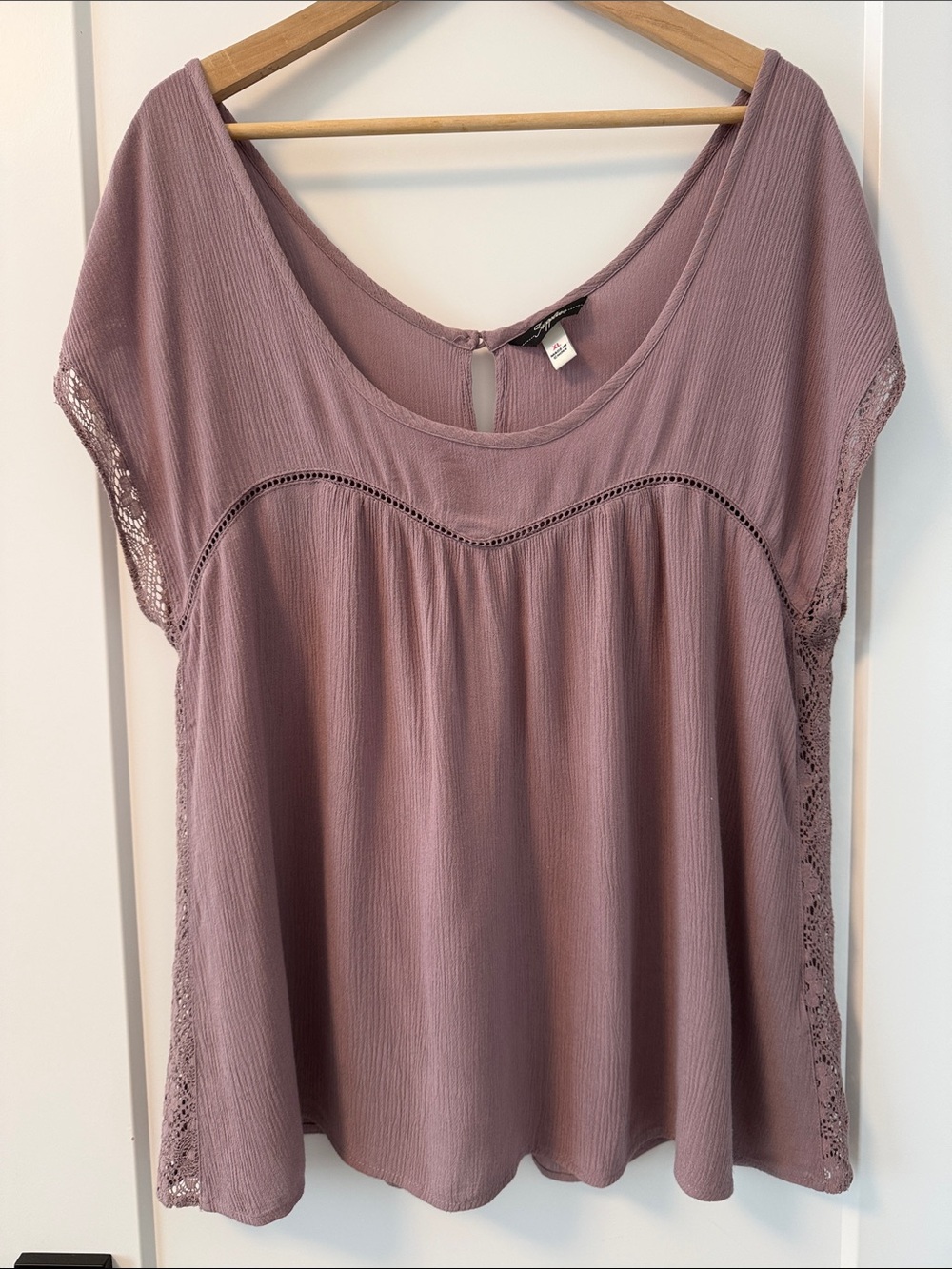 Supplies Wmn’s XL Dusty Mauve Sleeveless Rayon Blouse Lace Trim Button Back Boho